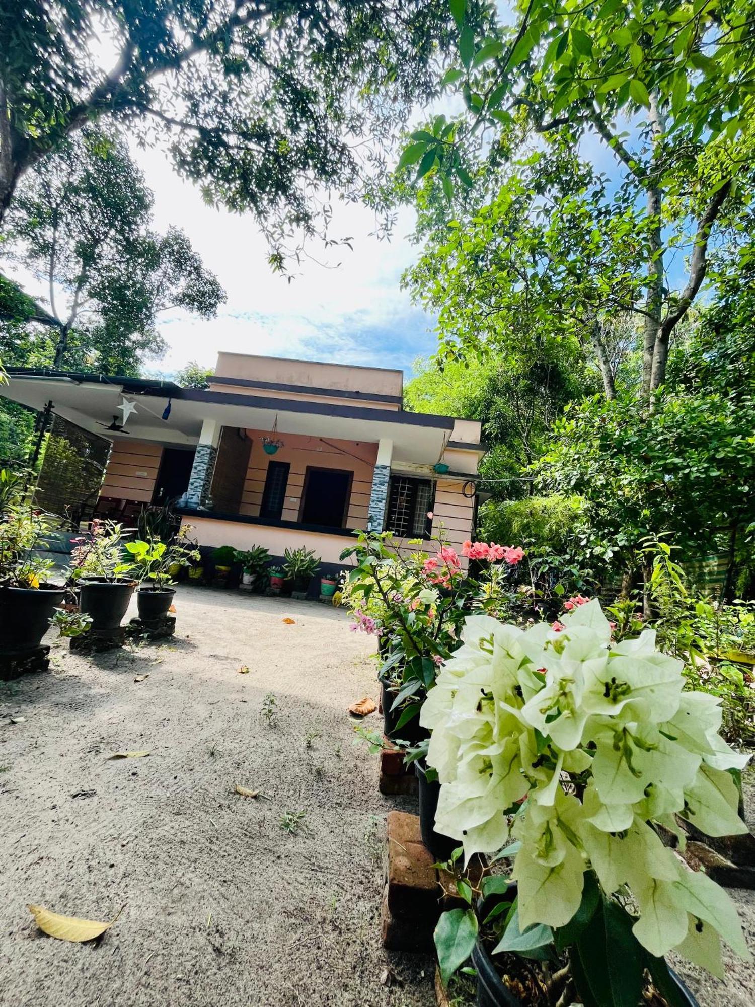 Marari Kallyani Beach Homestay มาราริคุลาม ภายนอก รูปภาพ